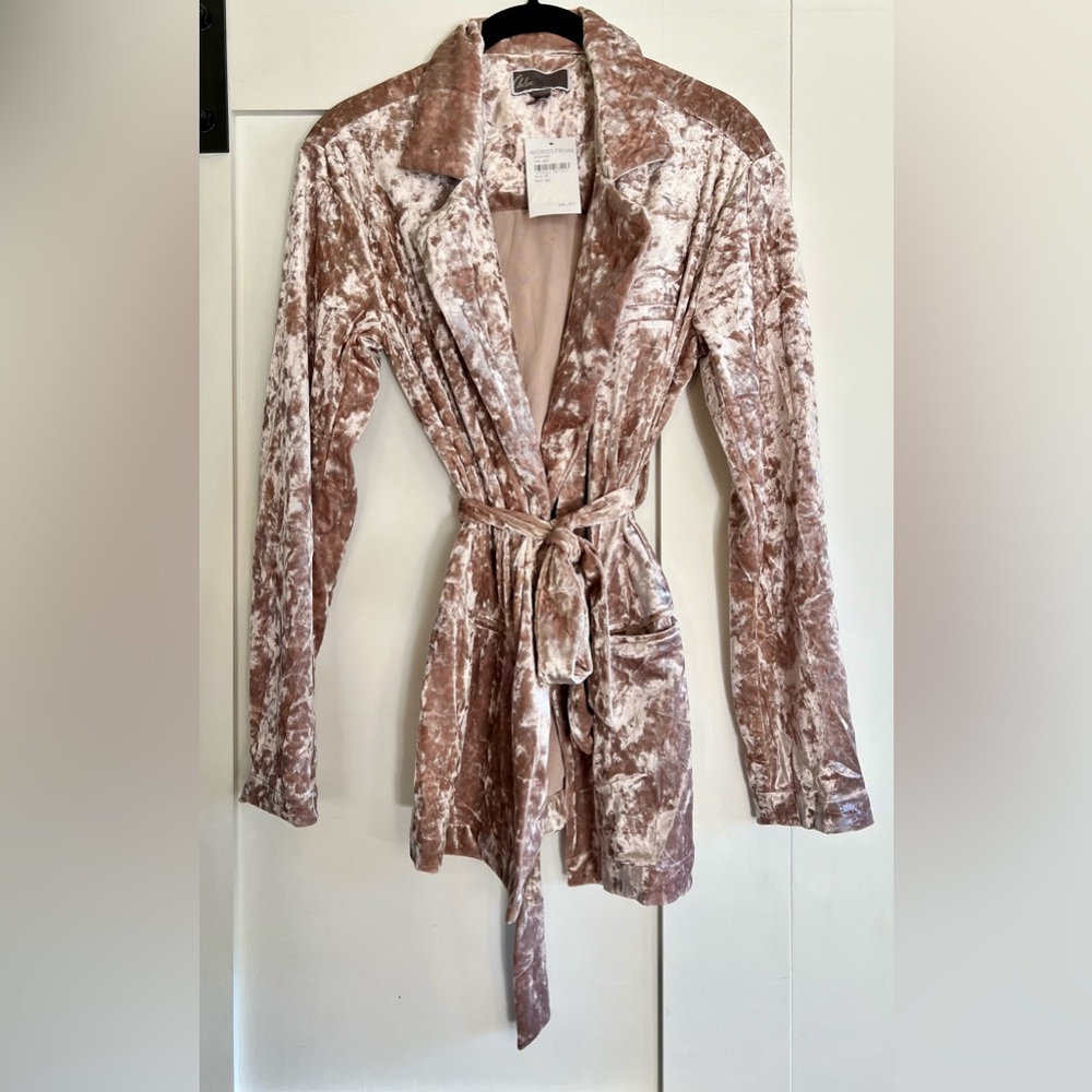 Chelsea28 Velvet Robe in Soft Pink